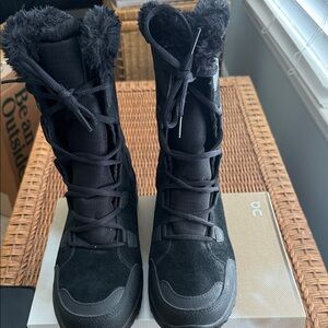 Columbia Women's Black Winter Boots